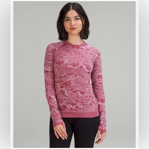 LULULEMON Running Rest Less Pullover Long
Sleeve Shirt, size S color Purple